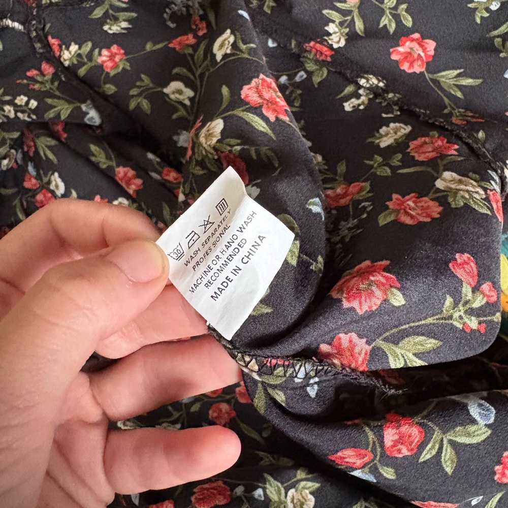 WHIMSICAL FLORAL SLITTED MIDI SKIRT - Picture 6 of 7